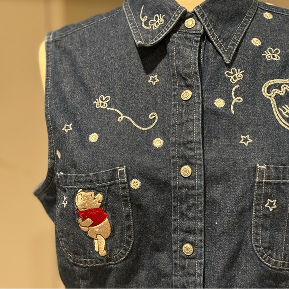 VINTAGE DISNEY STORE WINNIE THE POOH DENIM VEST - Picture 3 of 8